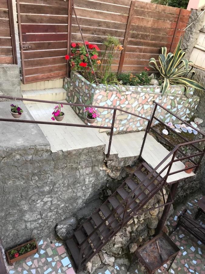 Gostevoy Dom Samir Hotel Gagra Exterior photo
