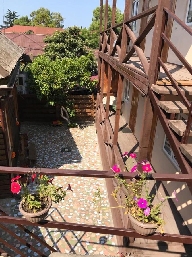Gostevoy Dom Samir Hotel Gagra Exterior photo