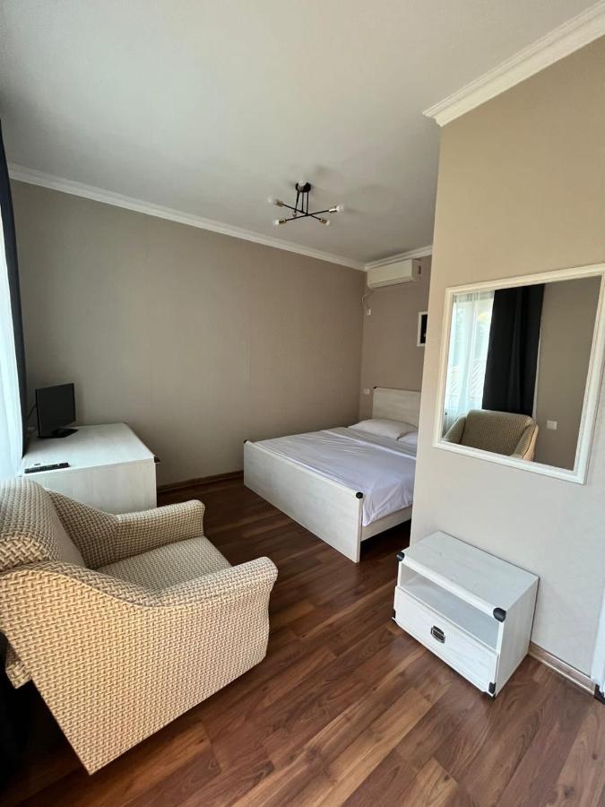 Gostevoy Dom Samir Hotel Gagra Exterior photo